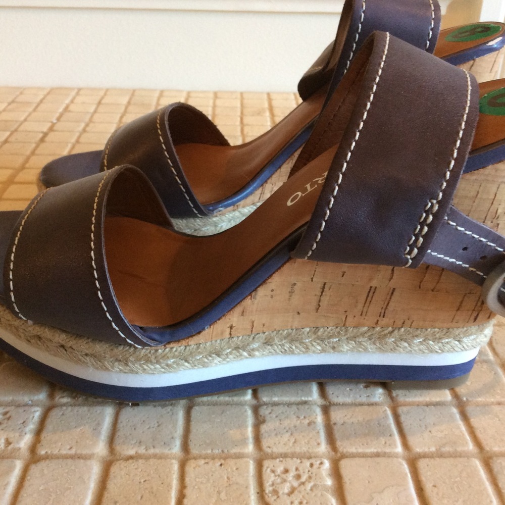 Franco Sarto / Wedge Platform Sandals size 7.5 in Lavender